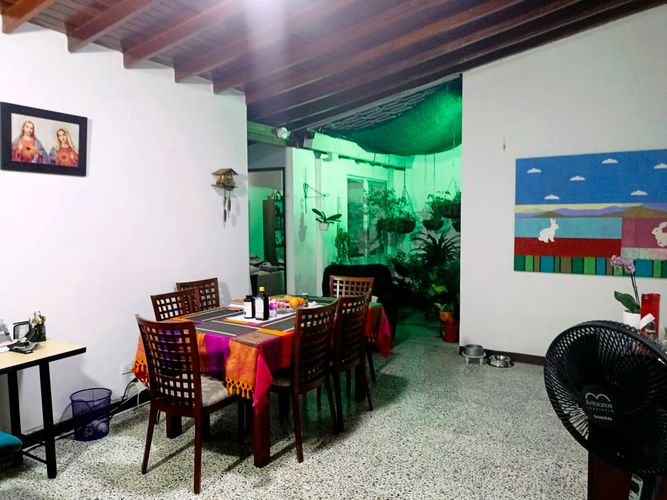 Casa de 4 alcobas en venta en Belén, Medellín, 207 m² · foto 3 de 12