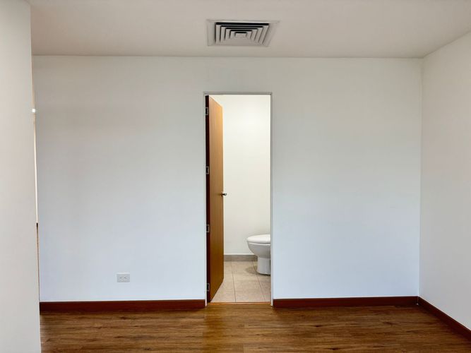 Oficina en arriendo en El Poblado, Medellín, 65 m² · foto 6 de 12