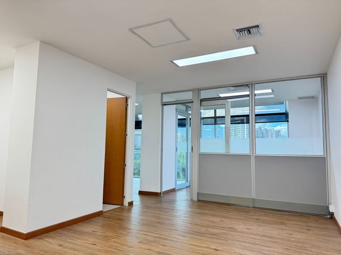 Oficina en arriendo en El Poblado, Medellín, 65 m² · foto 7 de 12