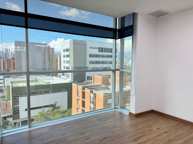 Oficina en arriendo en El Poblado, Medellín, 65 m² · foto 3 de 12