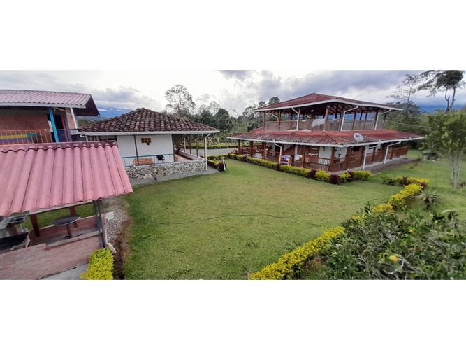 Finca en venta en Centro, Armenia, 27400 m² · foto 2 de 8
