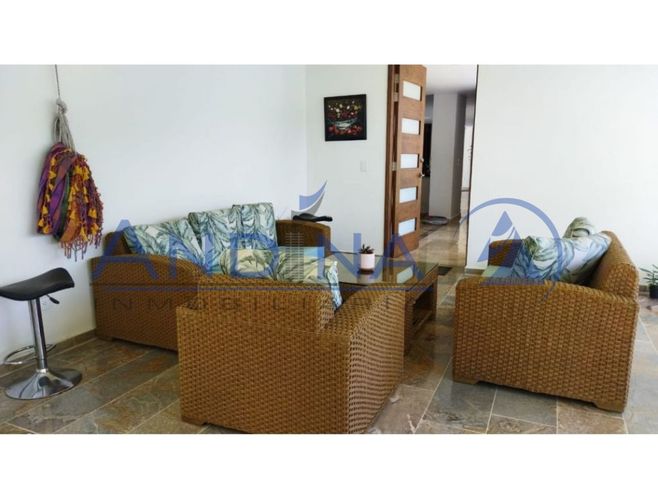 Casa en venta en Actividad Multiple, Copacabana, 570 m² · foto 15 de 16