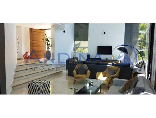 Casa en venta en Actividad Multiple, Copacabana, 570 m² · foto 10 de 16