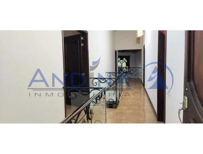 Casa de 7 alcobas en venta en Las Lomitas, Sabaneta, 550 m² · foto 11 de 20