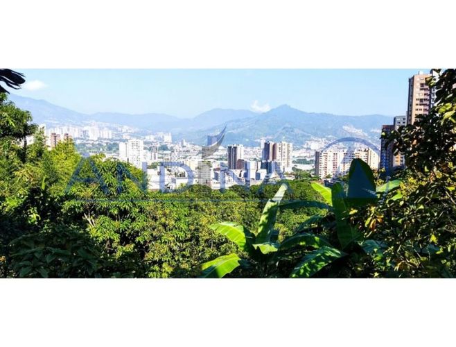 Casa de 7 alcobas en venta en Las Lomitas, Sabaneta, 550 m² · foto 18 de 20