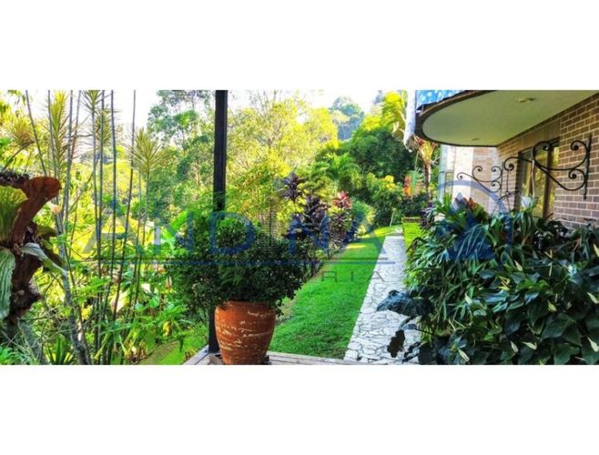 Casa de 7 alcobas en venta en Las Lomitas, Sabaneta, 550 m² · foto 4 de 20