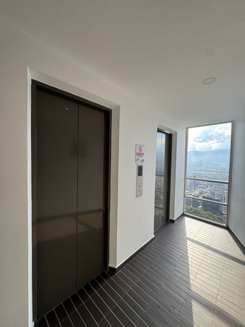 Apartamento de 3 alcobas en arriendo en Loma Del Indio, Medellín, 100 m² · foto 9 de 20
