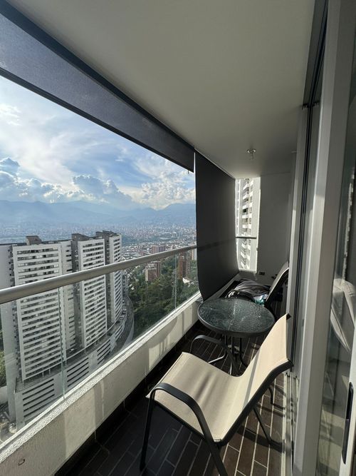 Apartamento de 3 alcobas en arriendo en Loma Del Indio, Medellín, 100 m² · foto 13 de 20