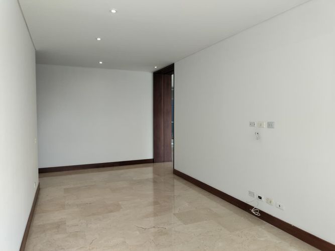 Apartamento de 3 alcobas en arriendo en El Poblado, Medellín, 320 m² · foto 12 de 19