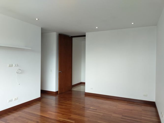 Apartamento de 3 alcobas en arriendo en El Poblado, Medellín, 320 m² · foto 15 de 19
