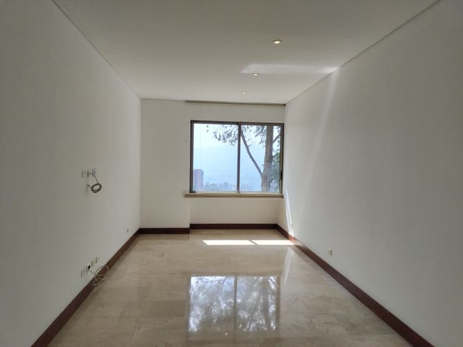 Apartamento de 3 alcobas en arriendo en El Poblado, Medellín, 320 m² · foto 14 de 19