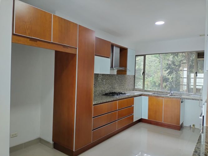 Apartamento de 3 alcobas en arriendo en El Poblado, Medellín, 320 m² · foto 7 de 19