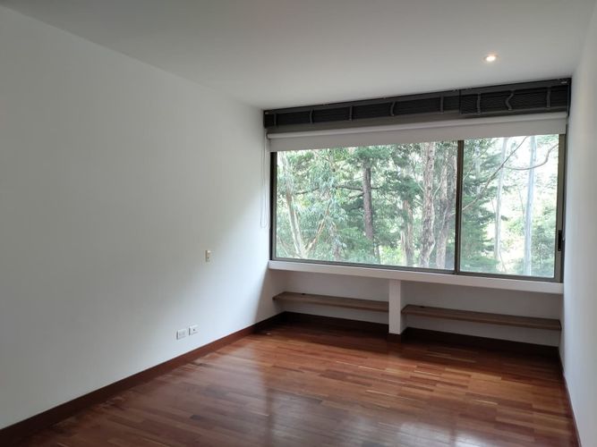 Apartamento de 3 alcobas en arriendo en El Poblado, Medellín, 320 m² · foto 17 de 19