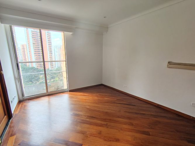 Apartamento de 3 alcobas en arriendo en El Poblado, Medellín, 185 m² · foto 4 de 19