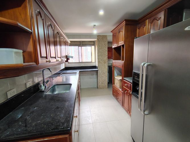 Apartamento de 3 alcobas en arriendo en El Poblado, Medellín, 185 m² · foto 7 de 19