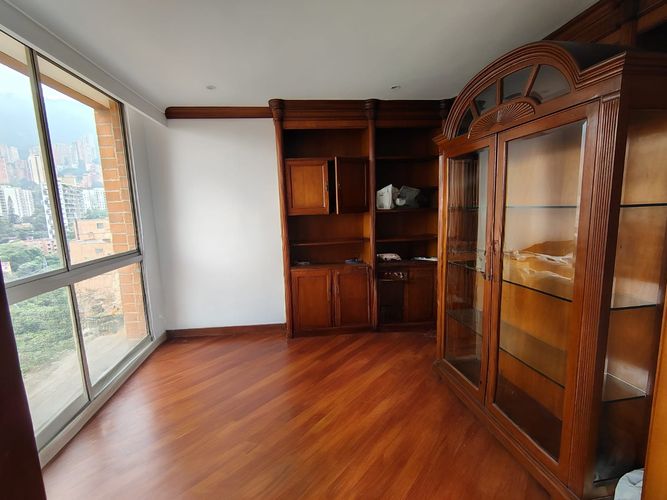 Apartamento de 3 alcobas en arriendo en El Poblado, Medellín, 185 m² · foto 15 de 19