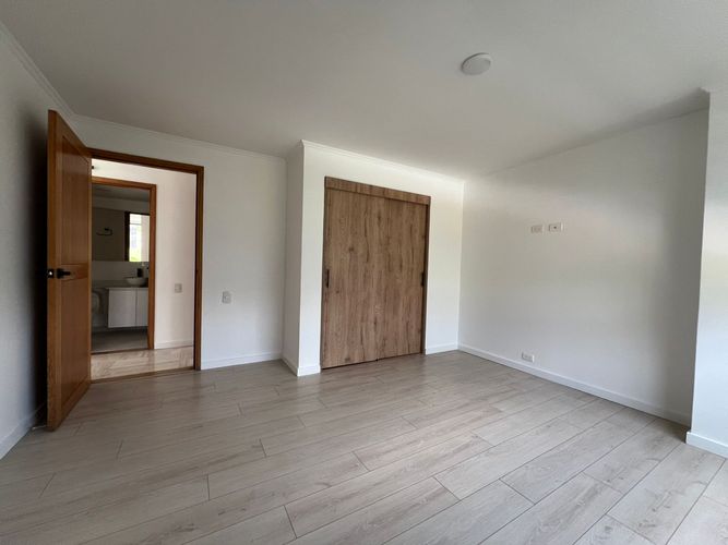 Apartamento de 2 alcobas en arriendo en El Poblado, Medellín, 125 m² · foto 8 de 15