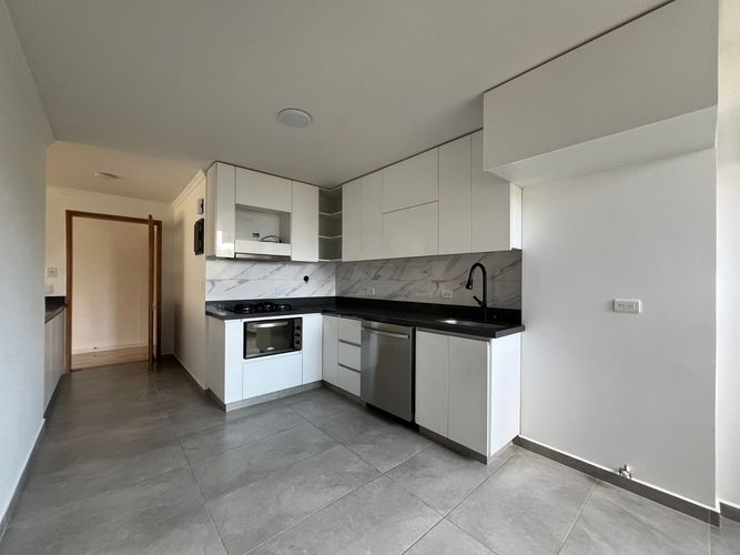 Apartamento de 2 alcobas en arriendo en El Poblado, Medellín, 125 m² · foto 4 de 15