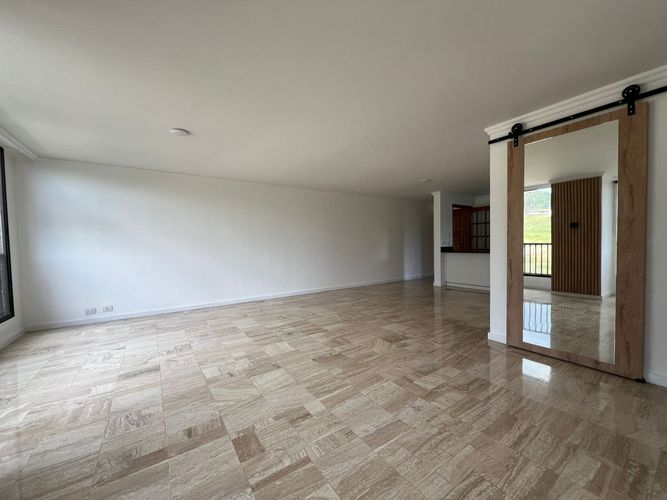 Apartamento de 2 alcobas en arriendo en El Poblado, Medellín, 125 m² · foto 2 de 15