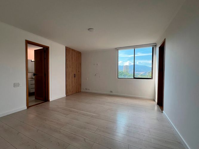 Apartamento de 2 alcobas en arriendo en El Poblado, Medellín, 125 m² · foto 11 de 15