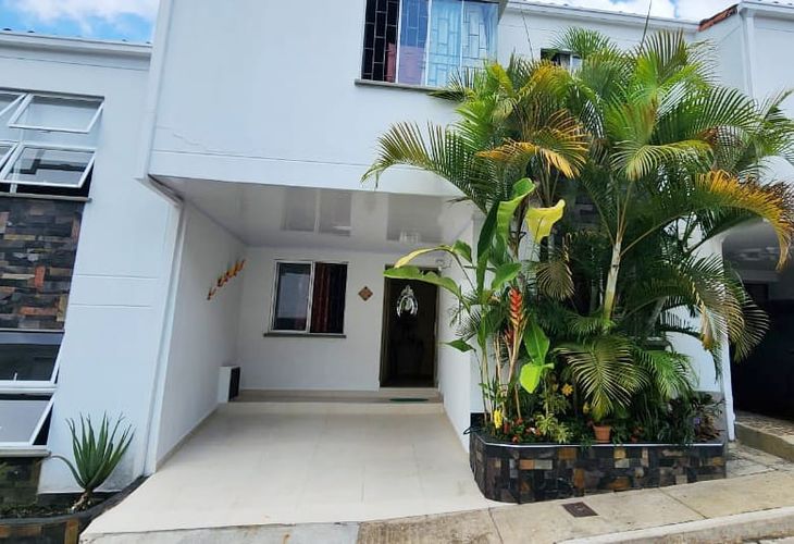 Casa de 4 alcobas en venta en El Tejar, Bucaramanga, 116 m² · foto 2 de 13