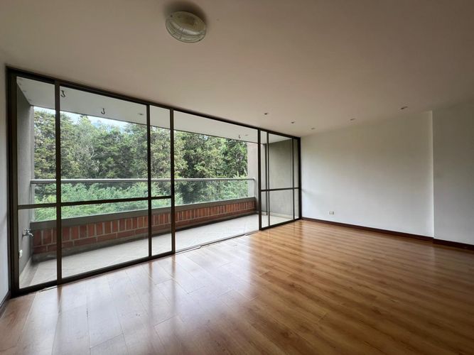 Apartamento de 2 alcobas en arriendo en El Poblado, Medellín, 120 m² · foto 2 de 17