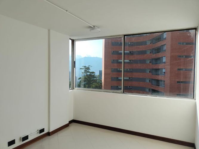 Apartamento de 3 alcobas en arriendo en El Poblado, Medellín, 115 m² · foto 10 de 12
