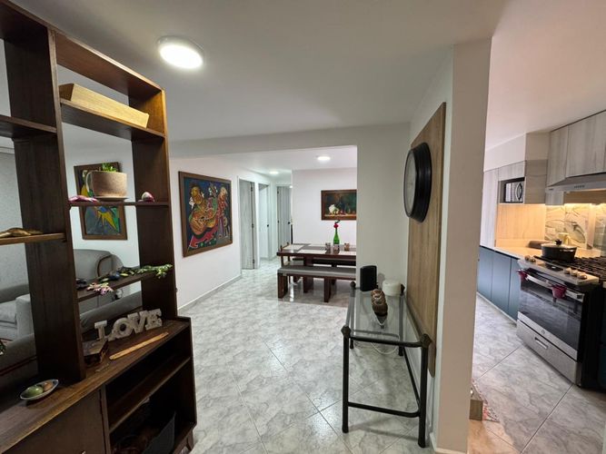 Apartamento de 3 alcobas en venta en El Diamante No. 2, Medellín, 98 m² · foto 9 de 15