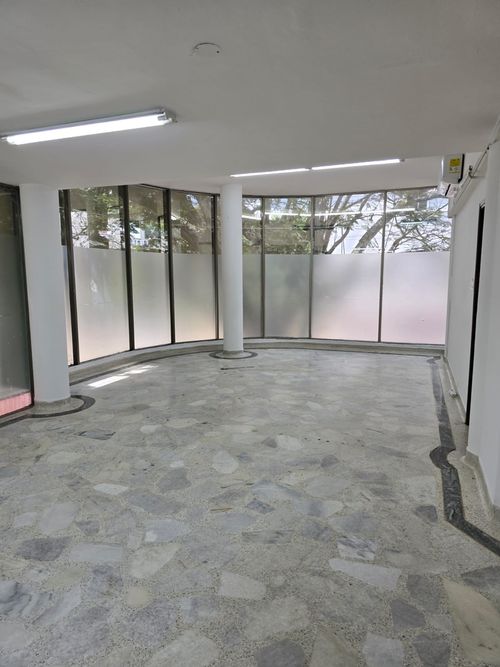 Local en venta en Santa Monica, Cali, 400 m² · foto 17 de 23