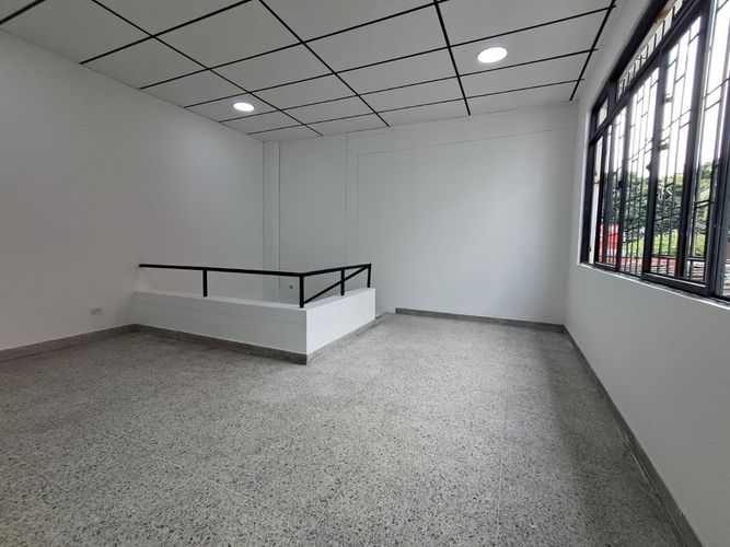 Local en arriendo en Sector Plaza De Bolivar, Pereira, 130 m² · foto 3 de 9