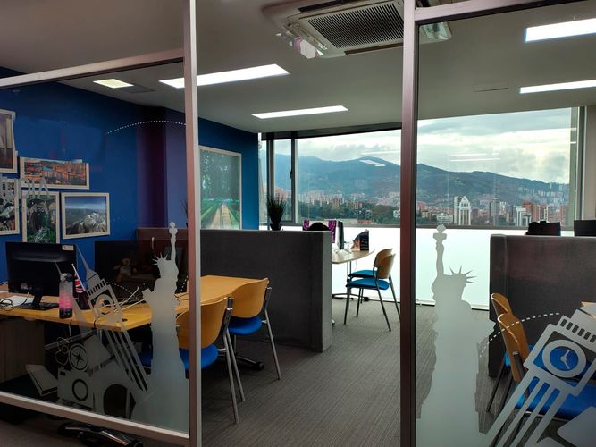 Oficina en arriendo en El Poblado, Medellín, 92 m² · foto 3 de 11