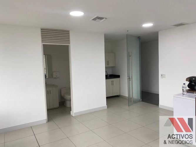Oficina en arriendo en Mayorca, Sabaneta, 72 m² · foto 11 de 24