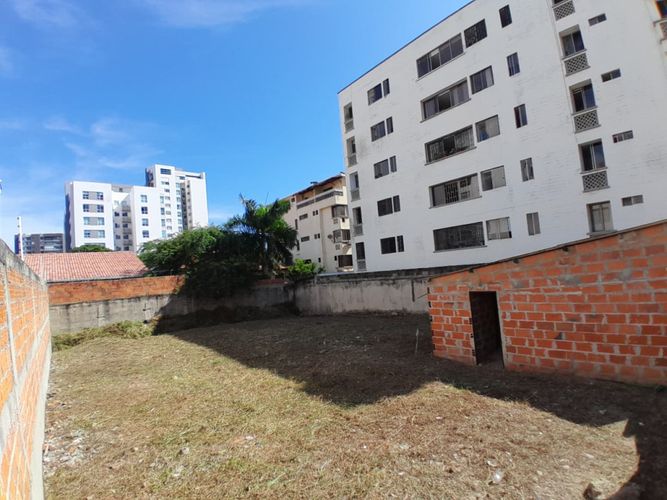 Lote en venta en Cr. Jardines De Tivoli, Barranquilla, 485 m² · foto 2 de 7