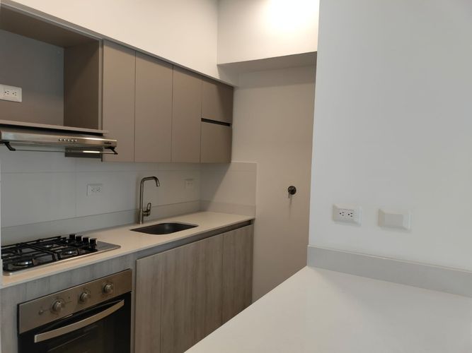 Apartamento de 2 alcobas en arriendo en El Poblado, Medellín, 63 m² · foto 7 de 17