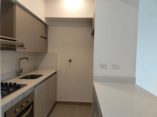 Apartamento de 2 alcobas en arriendo en El Poblado, Medellín, 63 m² · foto 8 de 17