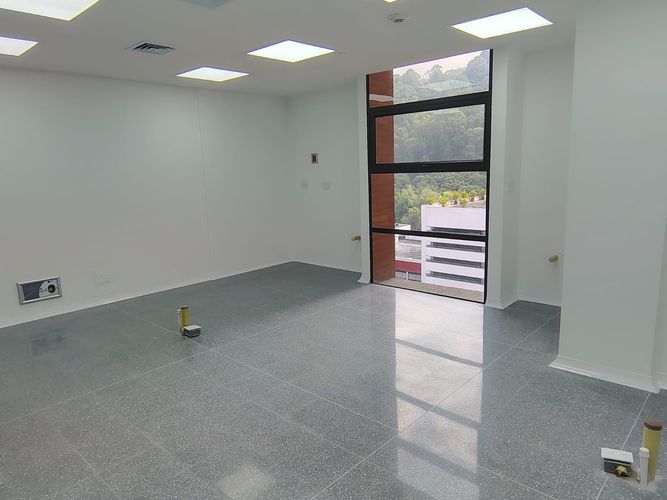 Consultorio en venta en El Poblado, Medellín, 48 m² · foto 3 de 6