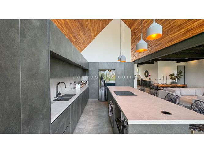 Casa de 3 alcobas en venta en El Carmin, Rionegro, 220 m² · foto 8 de 18