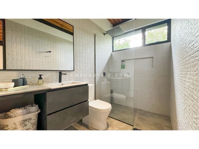 Casa de 3 alcobas en venta en El Carmin, Rionegro, 220 m² · foto 12 de 18