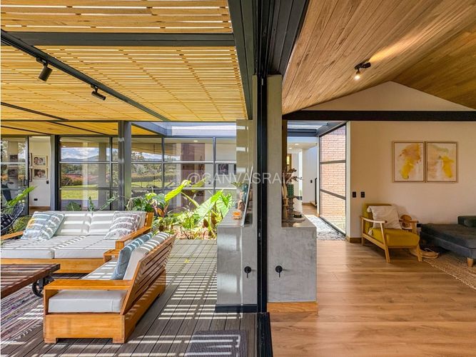 Casa de 4 alcobas en venta en San Miguel, La Ceja, 455 m² · foto 10 de 24