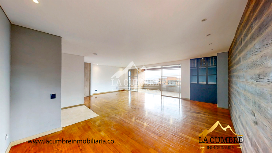 Apartamento de 3 alcobas en arriendo en La Calera, Medellín, 220 m² · foto 2 de 20