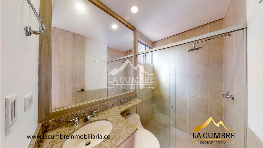 Apartamento de 3 alcobas en arriendo en La Calera, Medellín, 220 m² · foto 16 de 20