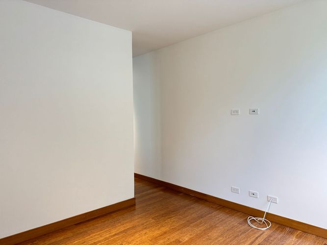 Casa de 3 alcobas en arriendo en Loma Benedictinos, Envigado, 338 m² · foto 13 de 19