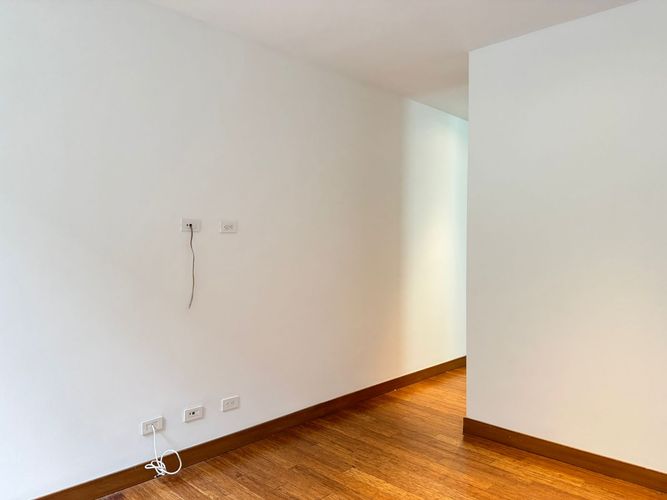 Casa de 3 alcobas en arriendo en Loma Benedictinos, Envigado, 338 m² · foto 17 de 19