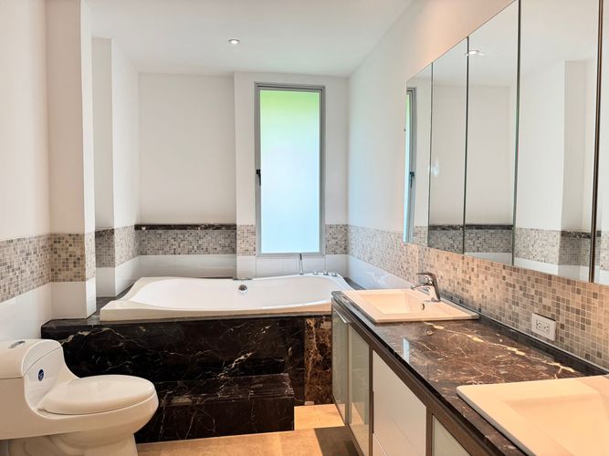 Casa de 3 alcobas en arriendo en Loma Benedictinos, Envigado, 338 m² · foto 19 de 19