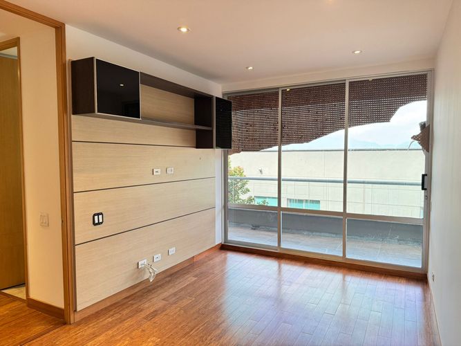 Casa de 3 alcobas en arriendo en Loma Benedictinos, Envigado, 338 m² · foto 12 de 19