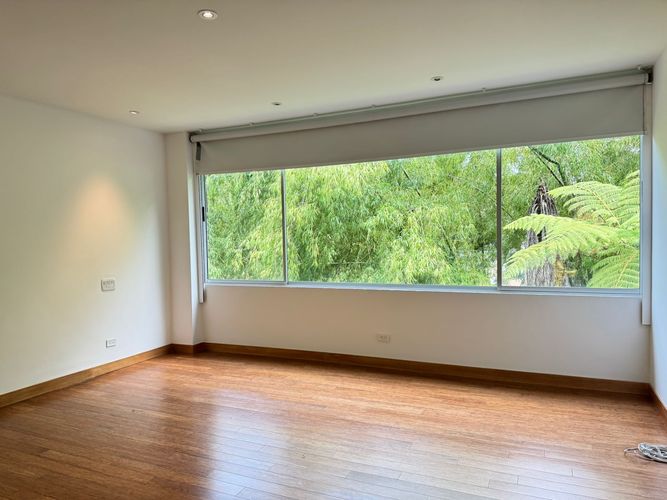 Casa de 3 alcobas en arriendo en Loma Benedictinos, Envigado, 338 m² · foto 16 de 19