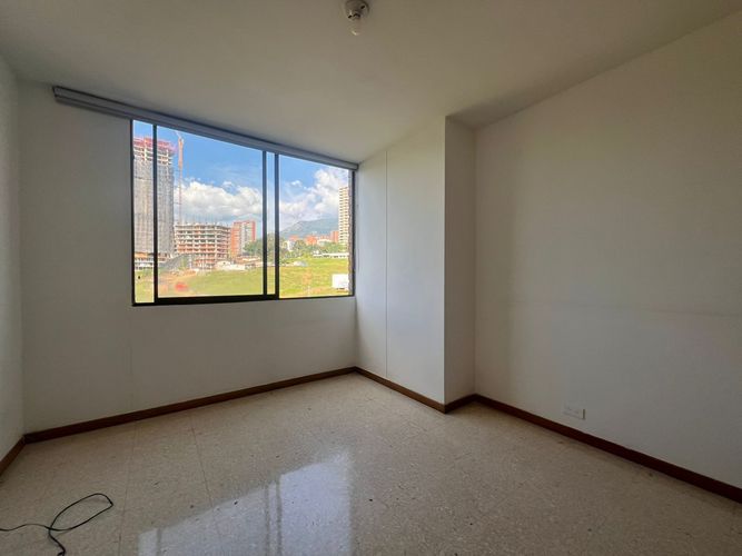 Apartamento de 3 alcobas en arriendo en El Poblado, Medellín, 125 m² · foto 3 de 13