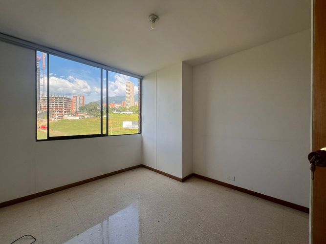 Apartamento de 3 alcobas en arriendo en El Poblado, Medellín, 125 m² · foto 8 de 13