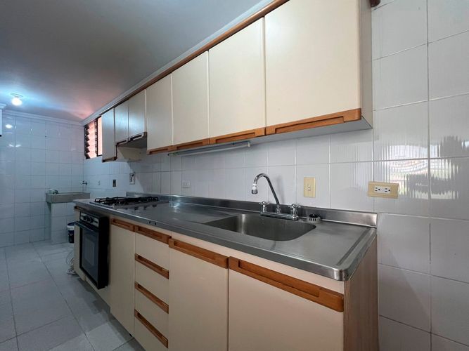 Apartamento de 3 alcobas en arriendo en El Poblado, Medellín, 125 m² · foto 5 de 13