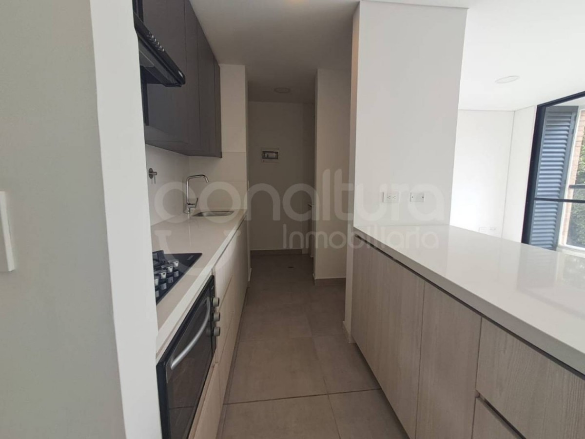 Apartamento en venta en Los colores, Medellín 3